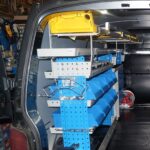 Tikastelineet pakettiautoon