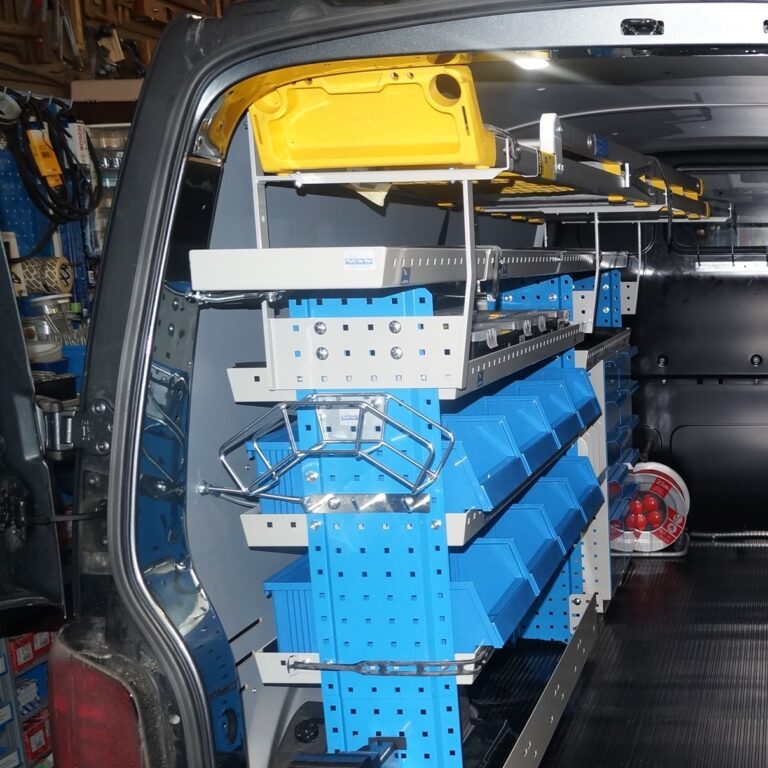 Tikastelineet pakettiautoon